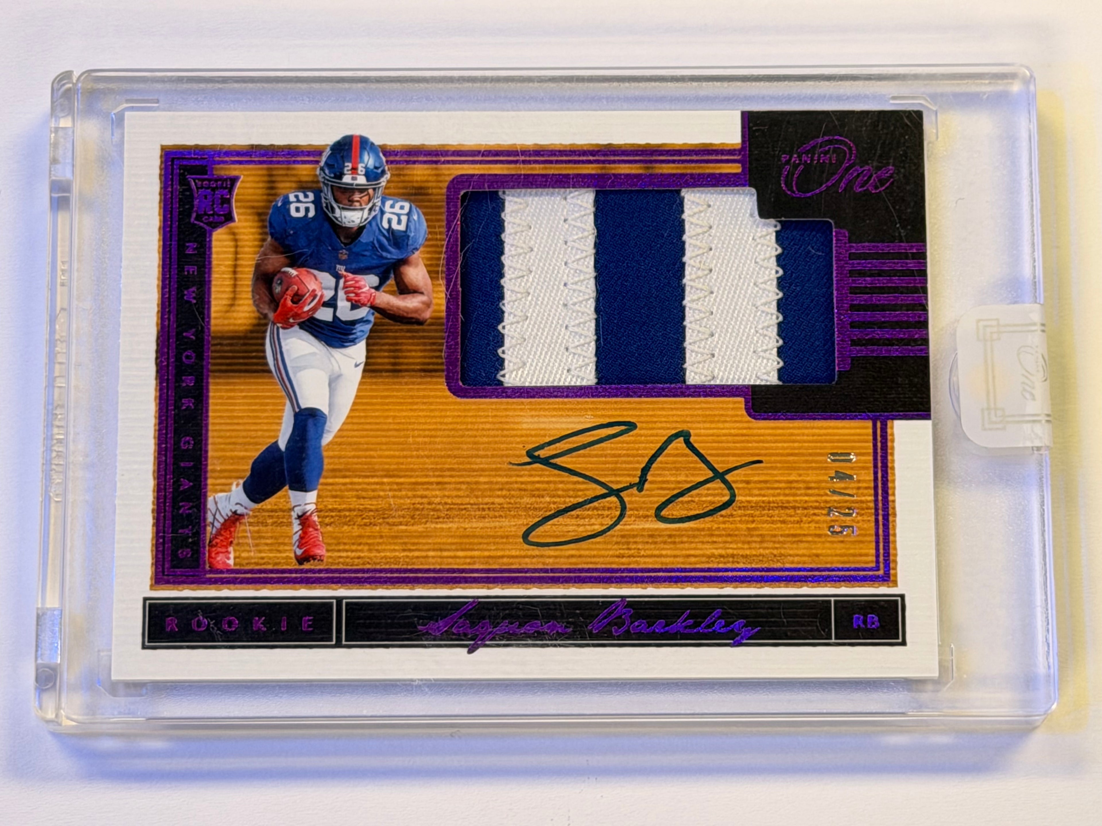 2018 PANINI ONE ROOKIE PATCH AUTO SAQUON BARKLEY #5 RED 04/25 (ES)