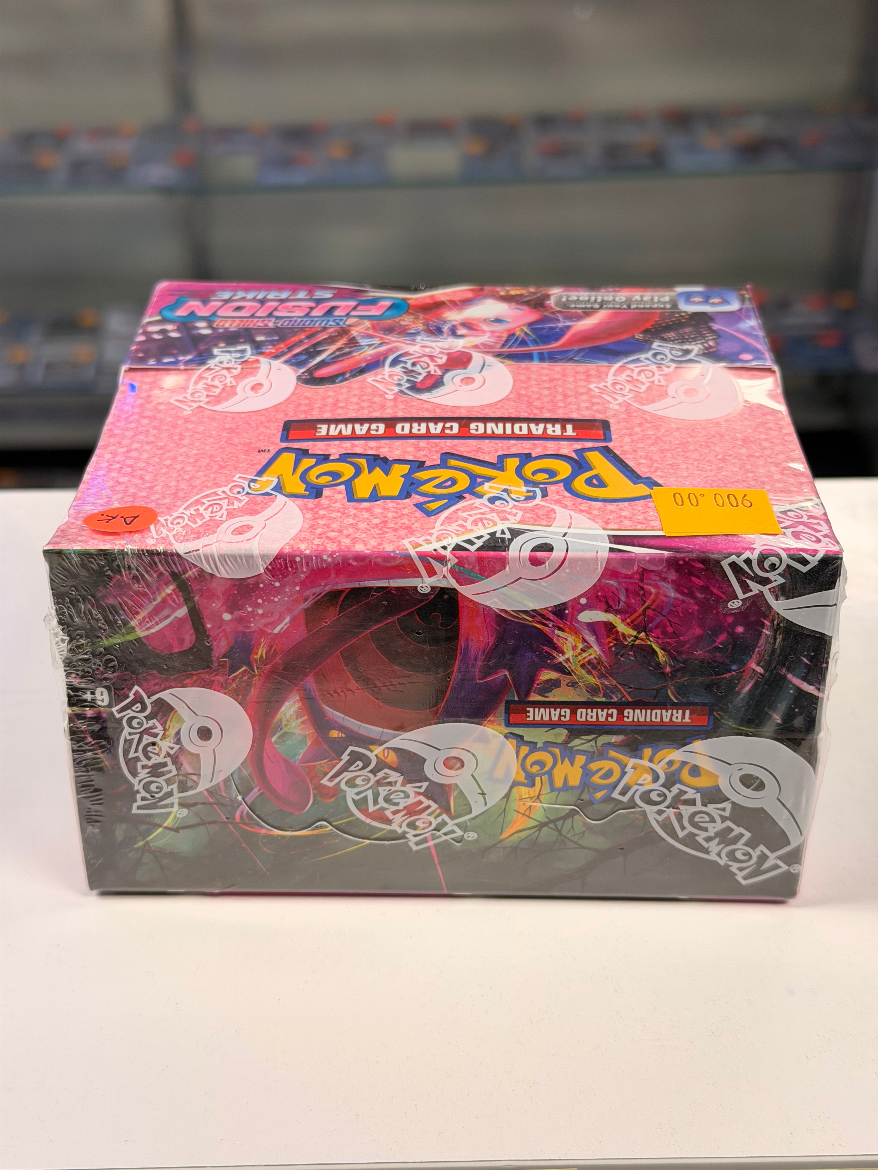 Pokémon TCG: Sword & Shield - Fusion Strike Booster Box (36 Packs)